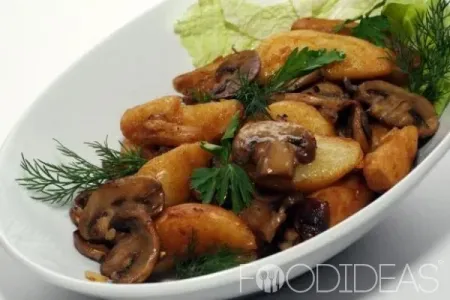 Картошка с грибами в мультиварке