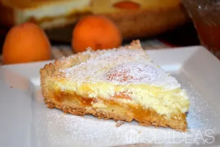 Пирог с абрикосами и белковой начинкой: рецепт с фото
