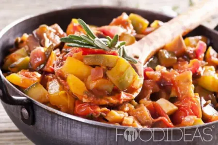 Овощное рагу с кабачками, баклажанами и мясом: рецепт с фото