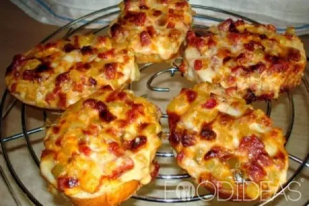  Мини-пицца из булочек: рецепт с фото