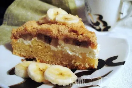 Пирог с бананами и творогом