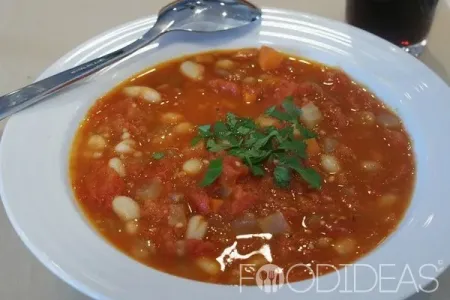 Постный суп с фасолью 