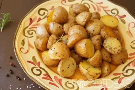Картофель с розмарином