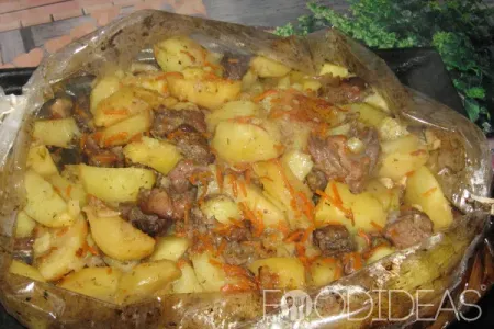 Картошка с мясом в рукаве в духовке: рецепт с фото пошагово