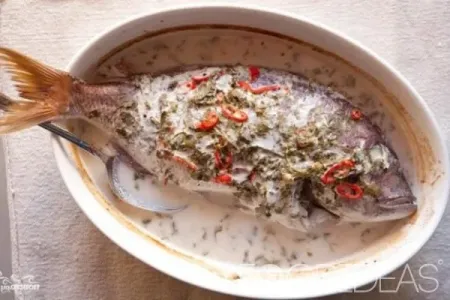Простой рецепт приготовления белой рыбы в кокосовом соусе на пару