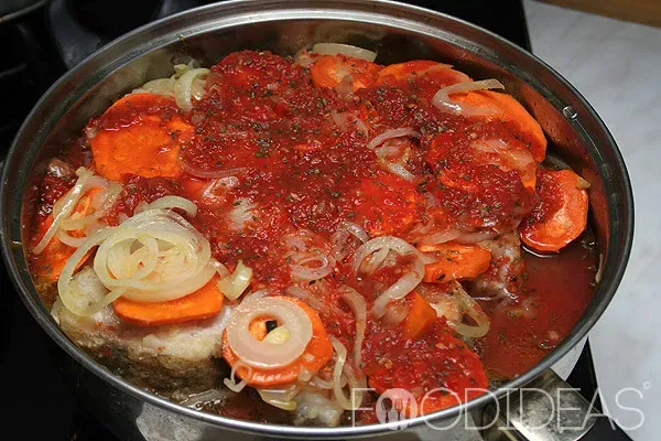 Минтай с овощами в томатном соусе в домашних условиях рецепт с фото