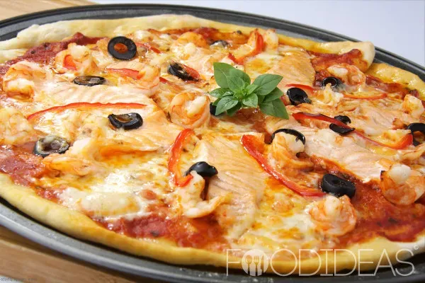 Пицца “Морской волк” с горбушей и креветками: рецепт с фото