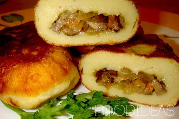 Картофельные пирожки с грибами