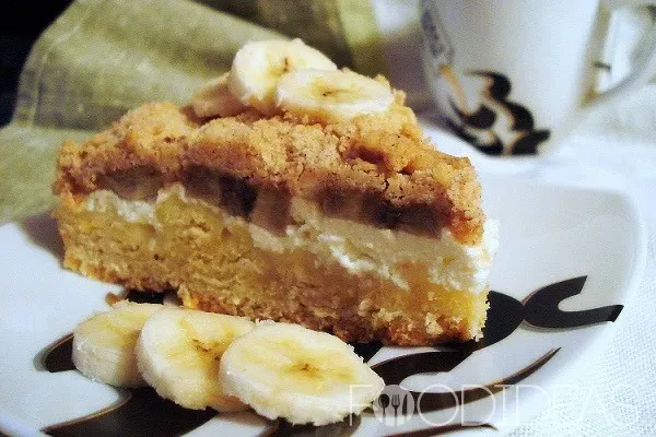 Пирог с бананами и творогом